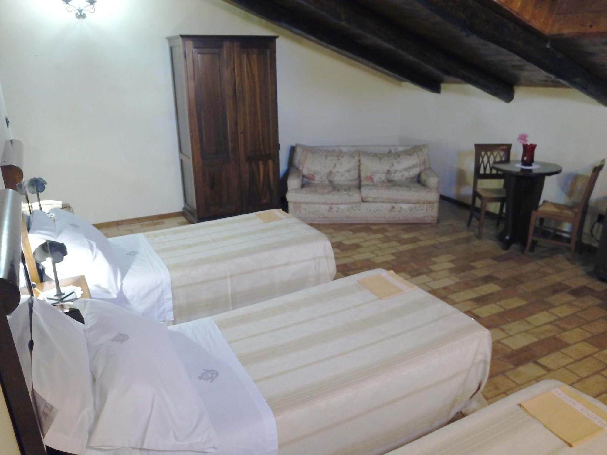 Castello Di Altomonte Hotel Екстериор снимка